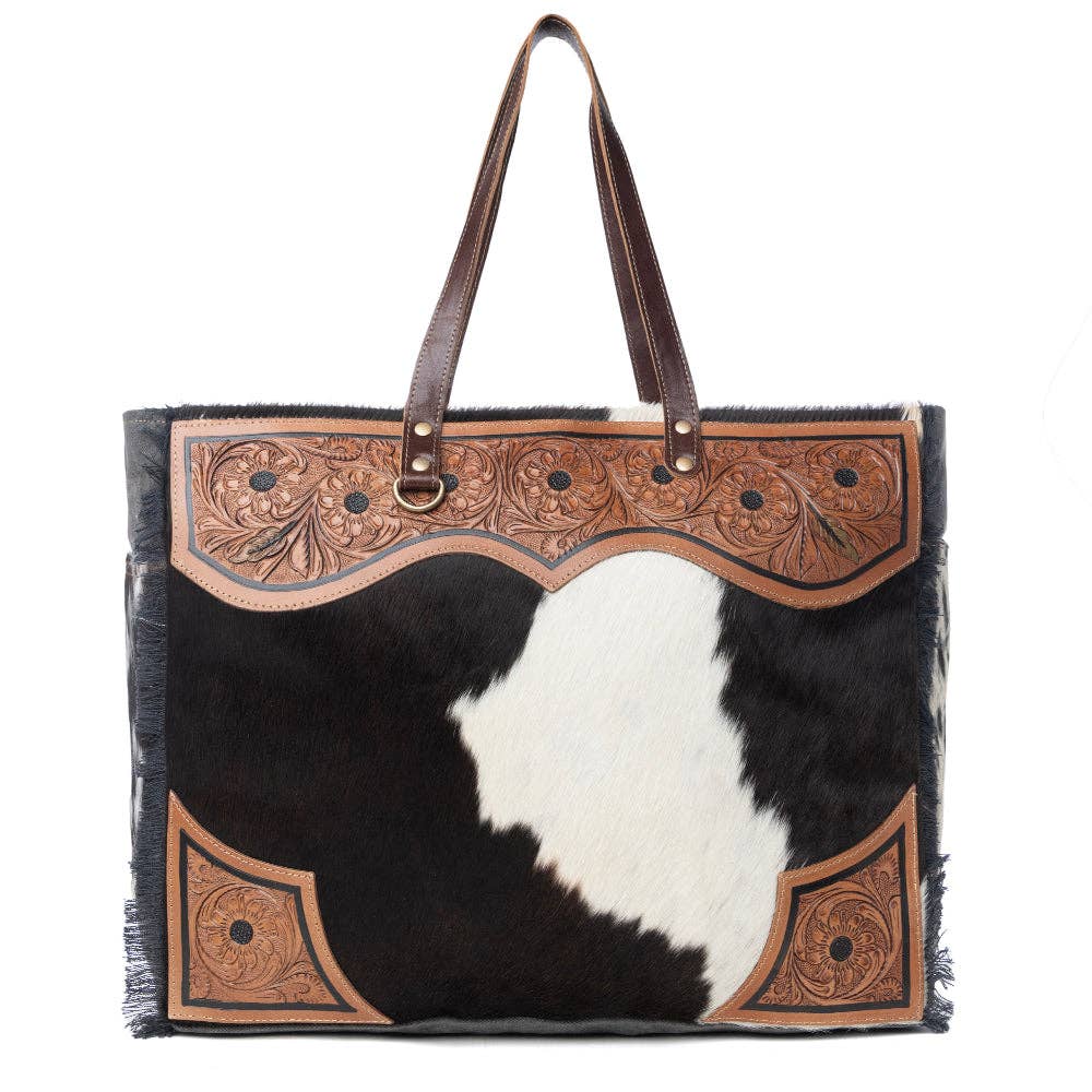 Tote bag with cowhide leather design 